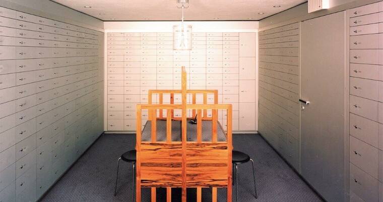 Skrytka bankowa czy domowy sejf – cena, lista banków, działanie 