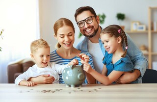 Sejf dla dziecka. Czy warto uczyć dzieci dbania o finanse? 