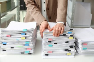 Ważne dokumenty – gdzie najbezpieczniej je przechowywać? 